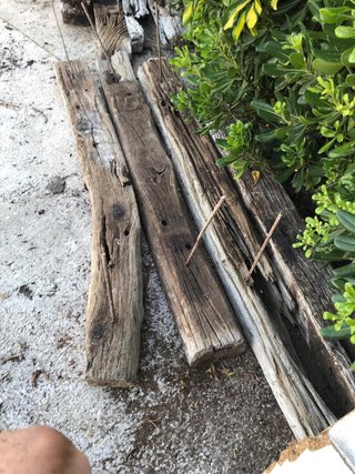 Vigas de tren de madera rústica