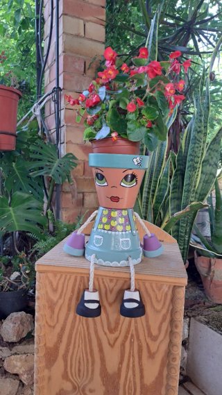 Vasi in terracotta dipinti a mano