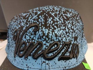 Cappello Venezia nuovo con cartellino