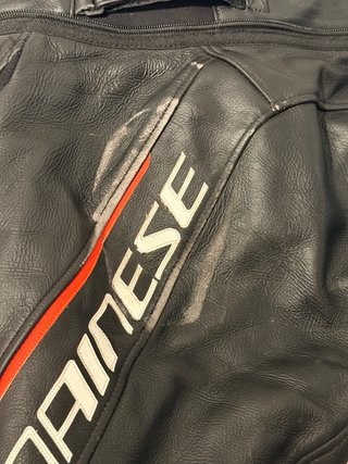Pantalones Dainese Delta 3 Moto Cuero Negro/Rojo