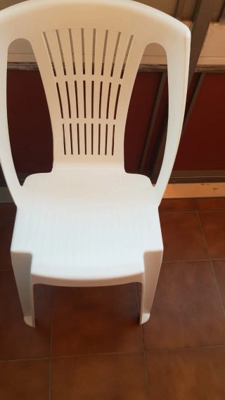Mesa y sillas jardin