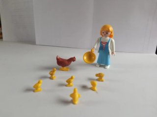 Playmobil Aldeana medieval Belén con Gallina y Pol