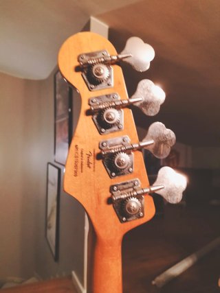 Squier Jazz Bass Classic Vibe 60s Negro