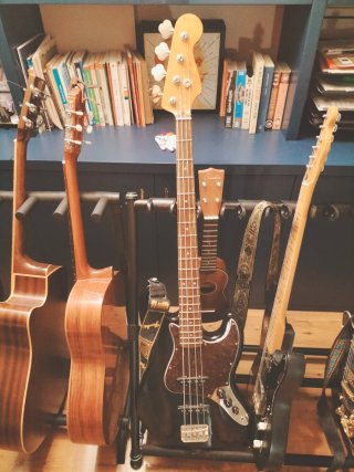 Squier Jazz Bass Classic Vibe 60s Negro