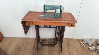 MAQUINA DE COSER ALFA ANTIGUA