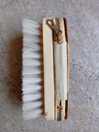Beauty case vintage anni '50 con ricamo floreale