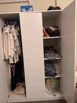 Armario IKEA blanco 3 puertas