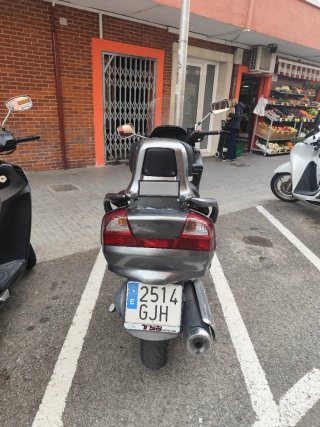 Suzuki Maxi Scooter Gris Automática