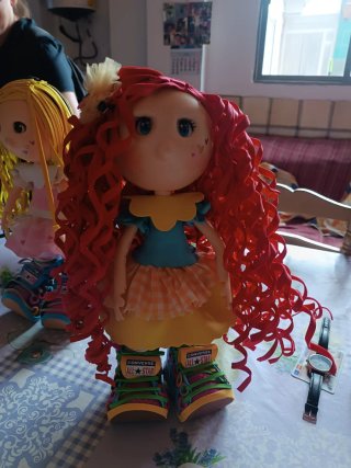 Muñeca fofucha artesanal pelo rojo