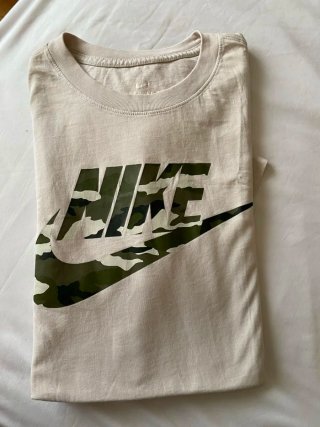 Camiseta Nike Camuflaje Beige y Verde