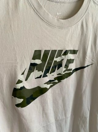 Camiseta Nike Camuflaje Beige y Verde