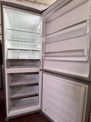 FRIGORÍFICO COMBI NO FROST HOTPOINT DE 70cm ANCHO