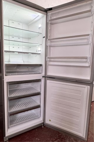 FRIGORÍFICO COMBI NO FROST HOTPOINT DE 70cm ANCHO
