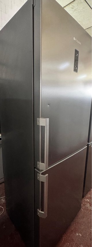 FRIGORÍFICO COMBI NO FROST HOTPOINT DE 70cm ANCHO