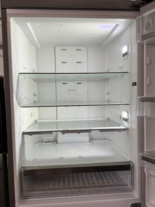 FRIGORÍFICO COMBI NO FROST HOTPOINT DE 70cm ANCHO