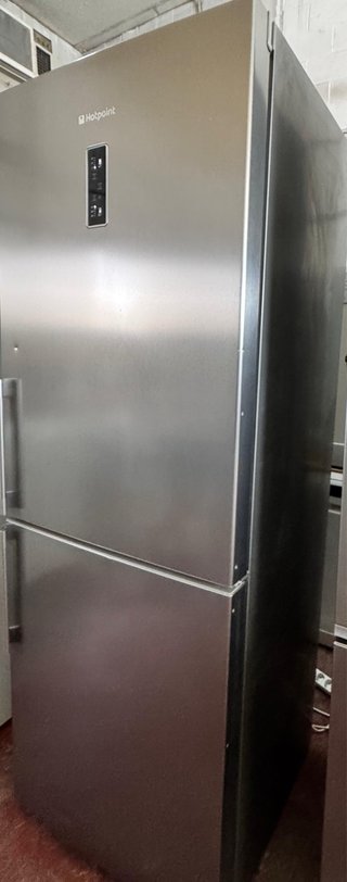 FRIGORÍFICO COMBI NO FROST HOTPOINT DE 70cm ANCHO