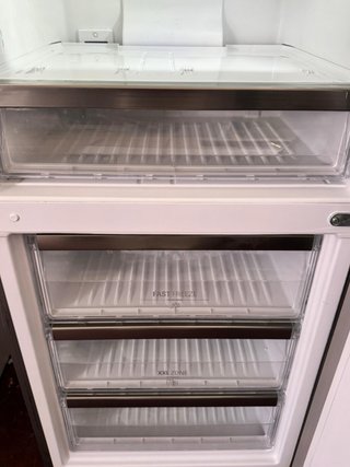 FRIGORÍFICO COMBI NO FROST HOTPOINT DE 70cm ANCHO