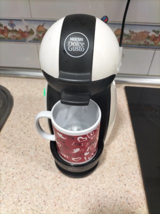 Cafetera Dolce Gusto Krups Blanca y Negra