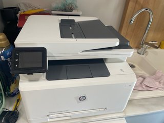 Impresora HP Gris y Blanca