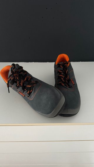 Zapatos de seguridad SKARPA grises y naranjas