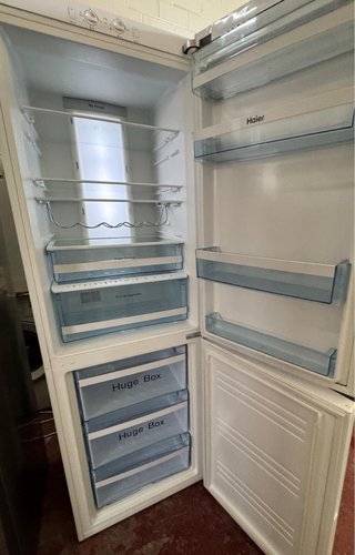 FRIGORÍFICO COMBI NO FROST HAIER EN BLANCO