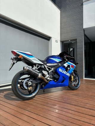 Suzuki GSXR 600 como nueva