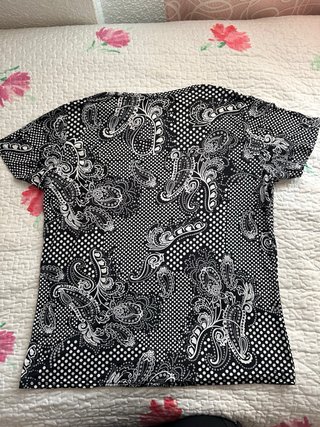 Camiseta estampada blanco y negro