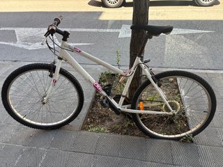 Bicicleta Rockrider blanca