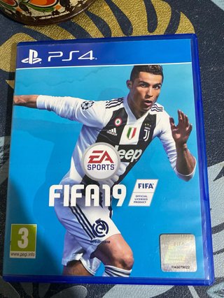 Giochi PS4: FIFA 19, Farpoint VR, God of War
