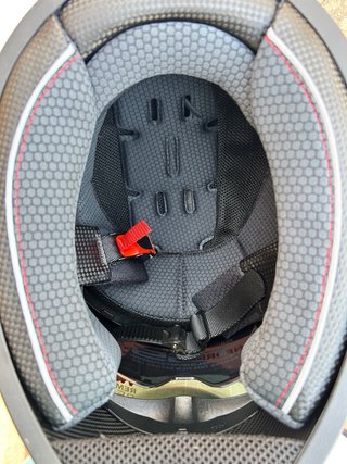 Casco de moto con diseño