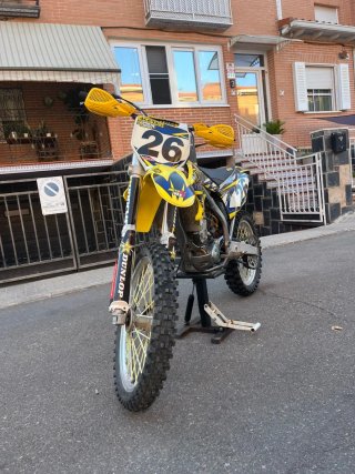 Suzuki RMZ 250 Motocross