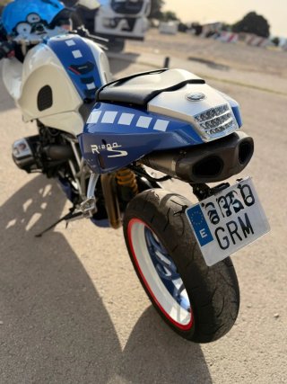 BMW R1200S Azul y Blanca