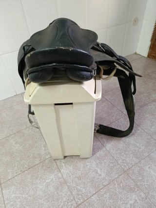 Montura de cuero inglesa