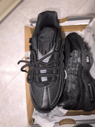 Nike Air Max 95 Negras