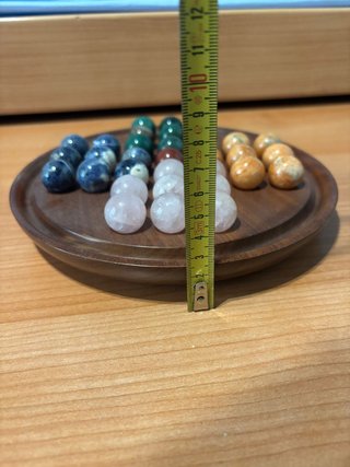 Solitario Decorativo in Legno con Biglie Colorate