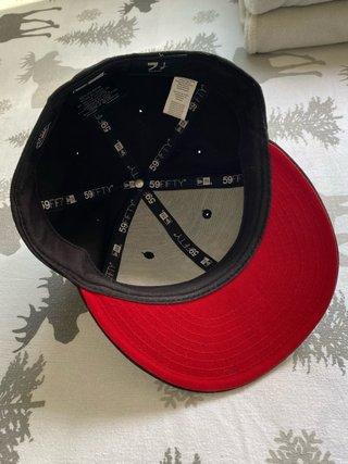 Gorra New Era 59Fifty Negra Rosa