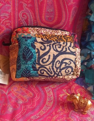 Neceser patchwork hecho en India con envío gratis