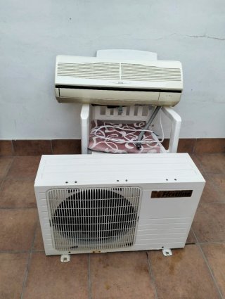 Consola Aire Acondicionado Firstline Beige
