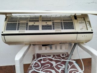 Consola Aire Acondicionado Firstline Beige