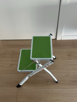 Taburete 2 peldaños plegable