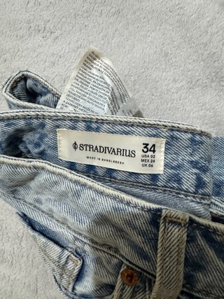 Pantalón vaquero Stradivarius D92