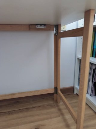 Mesa escritorio plegable.