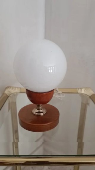 Lámpara de mesa madera y cristal