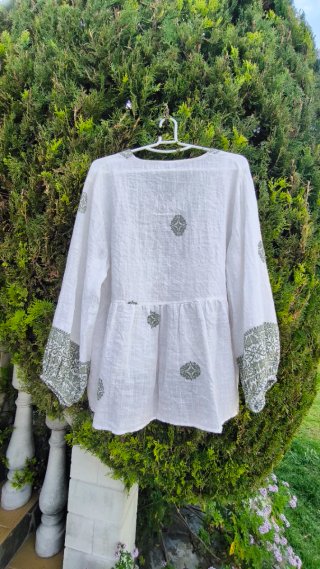 Blusa Zara bordada talla L