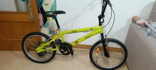 Bicicleta/ bici BMX verde