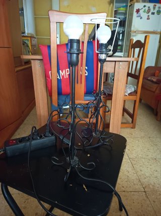 Lampade da tavolo in metallo nero e argento
