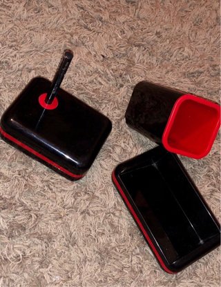 Organizador de escritorio vintage negro/rojo