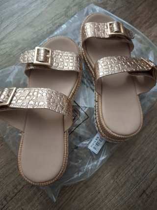 Sandalias Shein Beige y Dorado