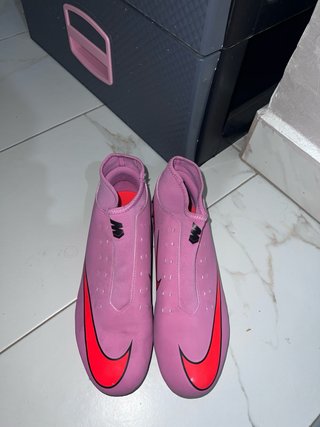 Botas de fútbol Nike Mercurial rosas