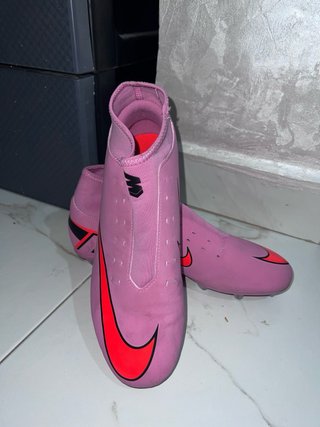 Botas de fútbol Nike Mercurial rosas